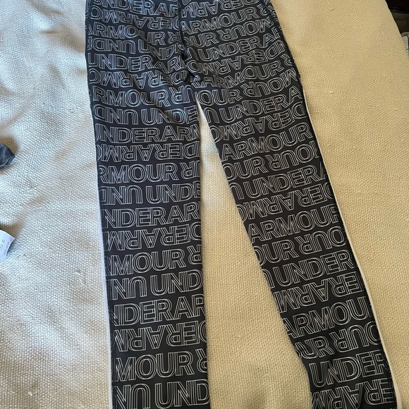 UNDER ARMOUR GIRLS LEGGINGS - Picture 2 of 5